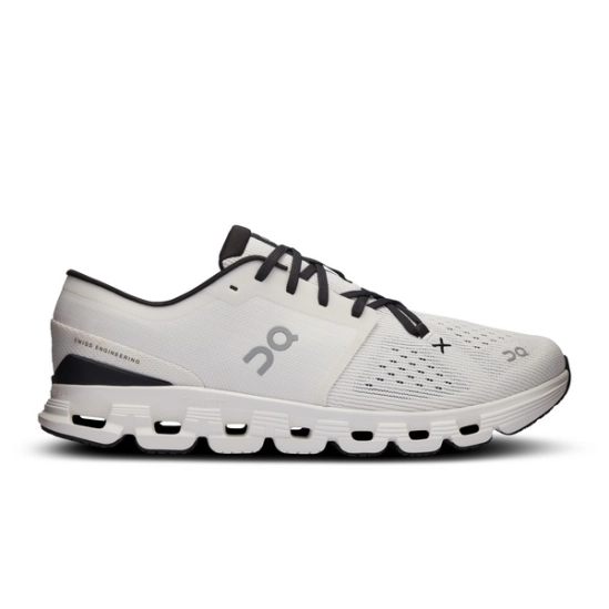On Cloud X 4 Ivory/Black dámské sportovní boty